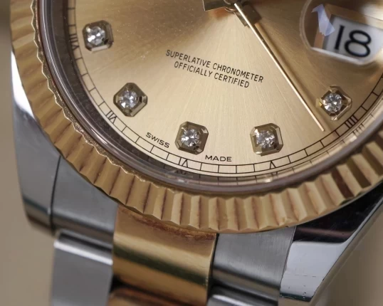 Rolex Oyster Perpetual Datejust 41mm 126333 Champagne Diamonds Dial