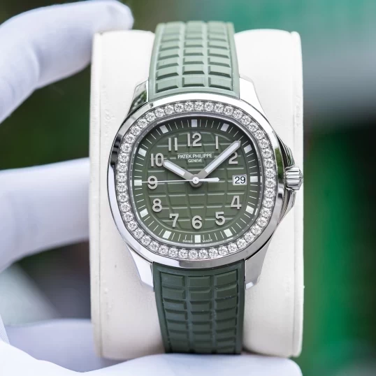 Patek Philippe Aquanaut 38,8mm 5267-200A-011 Kaki Green
