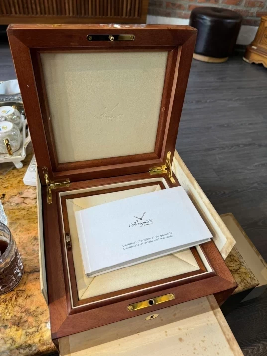 Breguet Marine Automatic Big Date 5817ST/Y2/5V8