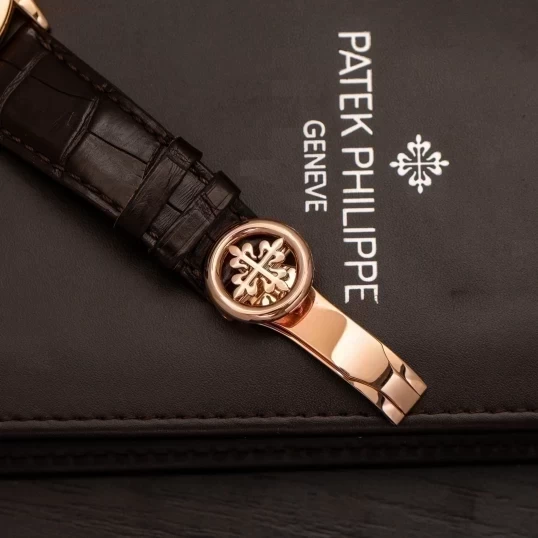 Patek Philippe Calatrava 5296R-001 Rose Gold