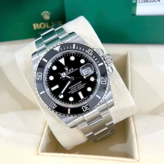 Rolex Oyster Perpetual Submariner Date 40mm 116610LN