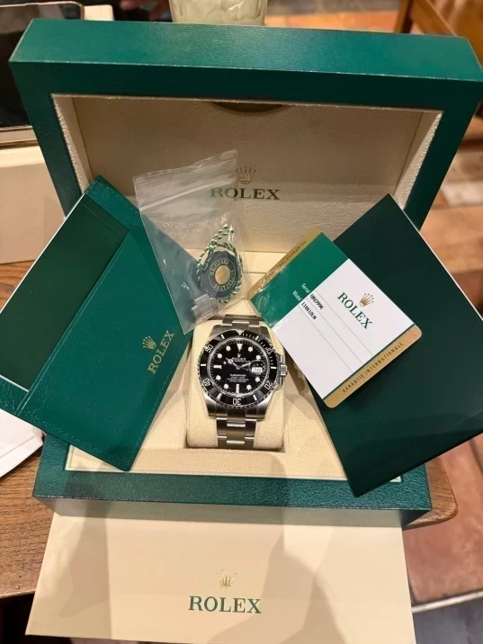 Rolex Oyster Perpetual Submariner Date 40mm 116610LN