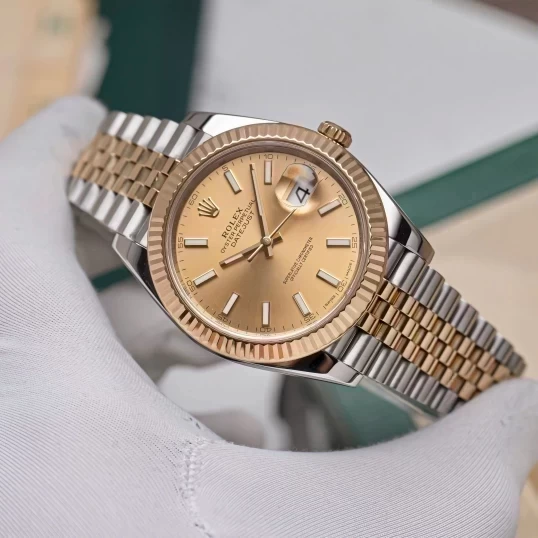 Rolex Oyster Perpetual Datejust 41mm 126333 Champagne Dial