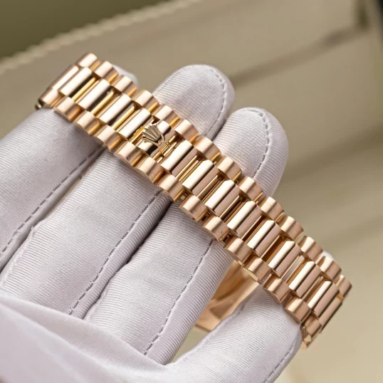 Rolex Oyster Perpetual Day-Date 41mm 218238 Champagne Diamonds Dial