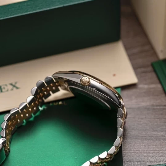 Rolex Oyster Perpetual Datejust 41mm 126333 Silver Dial