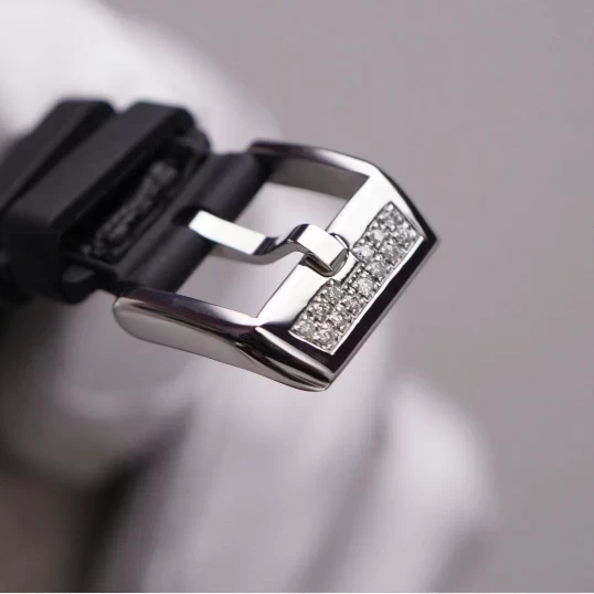 Franck Muller Vanguard V32 – Full Diamond – Black Dial
