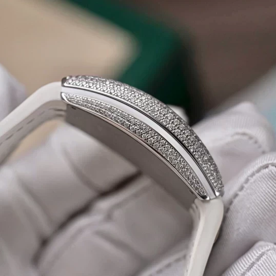 Franck Muller Vanguard V32 Lady Quartz Diamonds White Dial