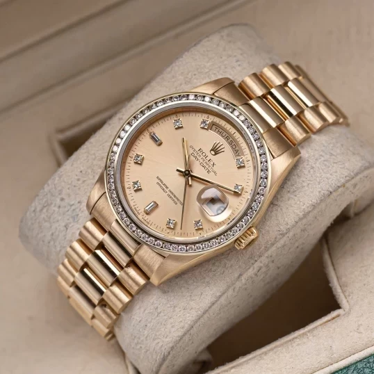 Rolex Oyster Perpetual Day-Date 36mm 18238 Mặt Số Tia Vàng Vành Kim Cương Thiên Nhiên