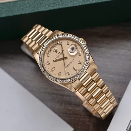 Rolex Oyster Perpetual Day-Date 36mm 18238 Mặt Số Tia Vàng Vành Kim Cương Thiên Nhiên