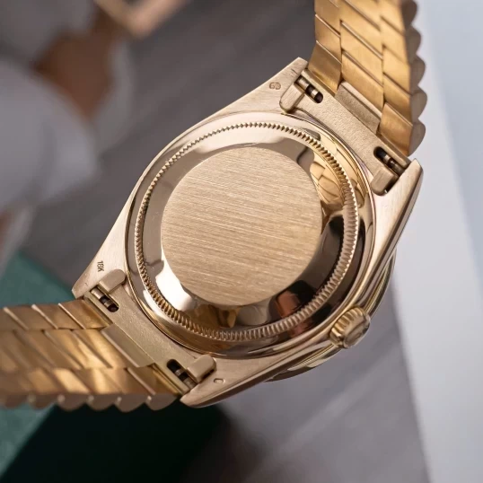 Rolex Oyster Perpetual Day-Date 36mm 18238 Mặt Số Tia Vàng Vành Kim Cương Thiên Nhiên