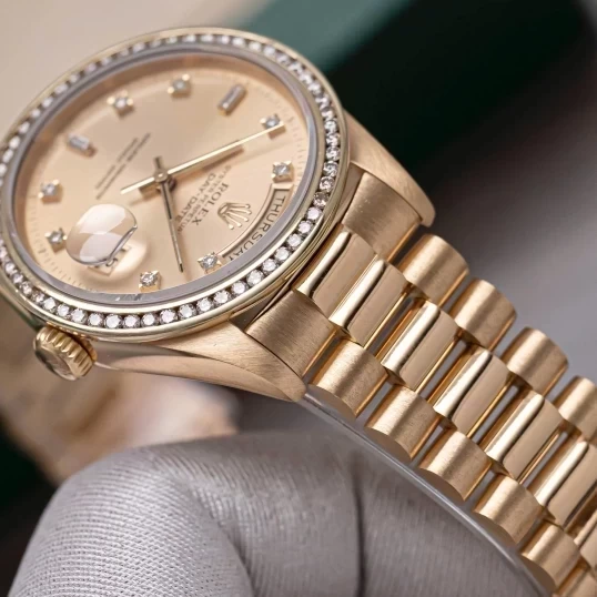 Rolex Oyster Perpetual Day-Date 36mm 18238 Mặt Số Tia Vàng Vành Kim Cương Thiên Nhiên