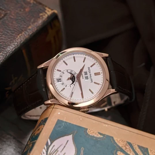Patek Philippe Complications 38,5mm 5396R-011 Annual Calendar Moonphase White Dial
