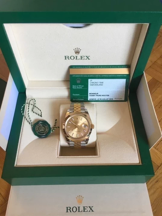 Rolex Oyster Perpetual Datejust 41mm 126303 Champagne Dial