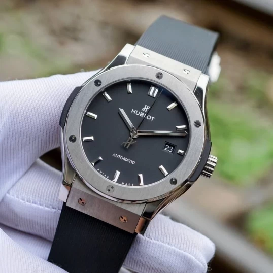 Hublot Classic Fusion Titanium 42mm 542.NX.1171.RX Black Dial