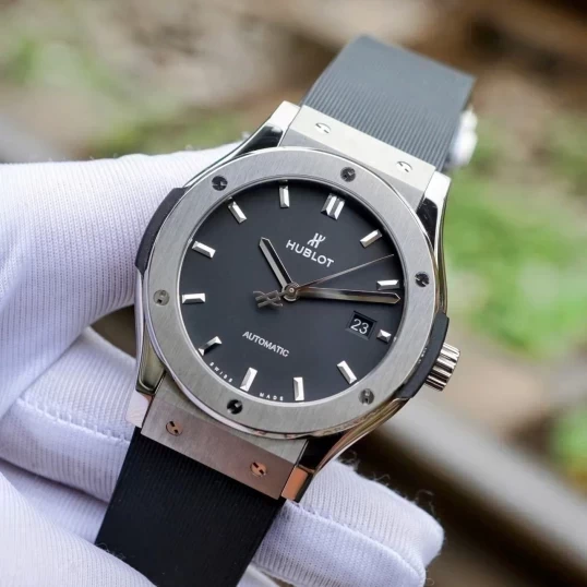 Hublot Classic Fusion Titanium 42mm 542.NX.1171.RX Black Dial