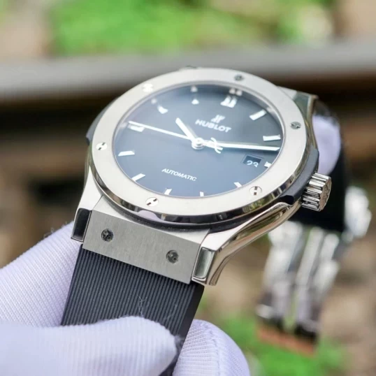 Hublot Classic Fusion Titanium 42mm 542.NX.1171.RX Black Dial