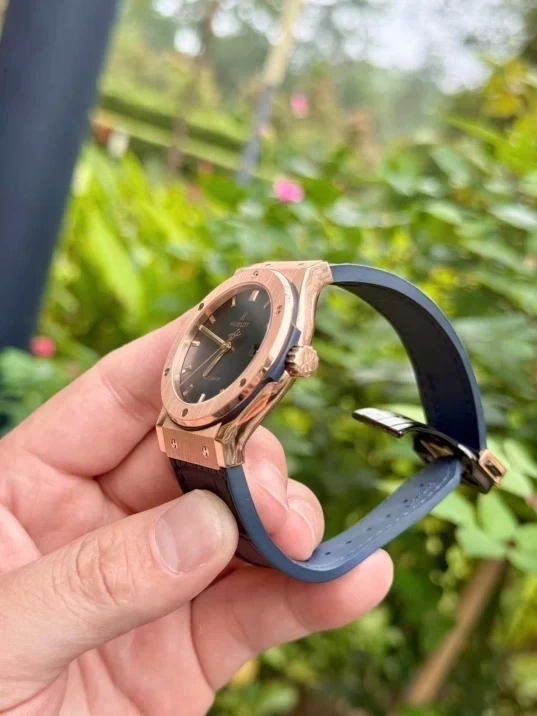 Hublot Classic Fusion King Gold Blue Dial 42mm 542.OX.7180.LR