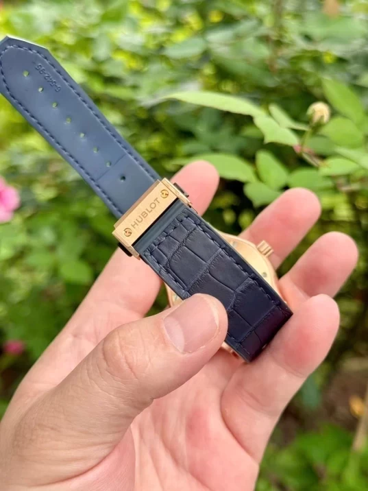 Hublot Classic Fusion King Gold Blue Dial 42mm 542.OX.7180.LR