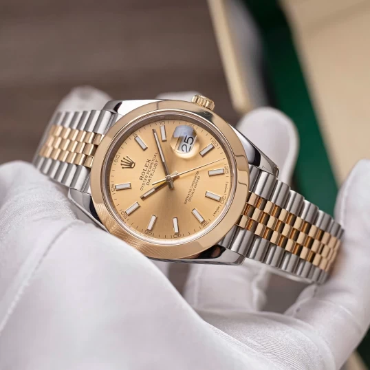 Rolex Oyster Perpetual Datejust 41mm 126303 Champagne Dial