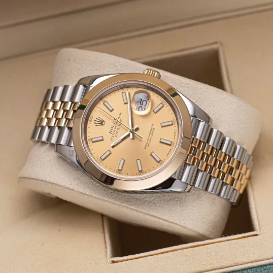 Rolex Oyster Perpetual Datejust 41mm 126303 Champagne Dial