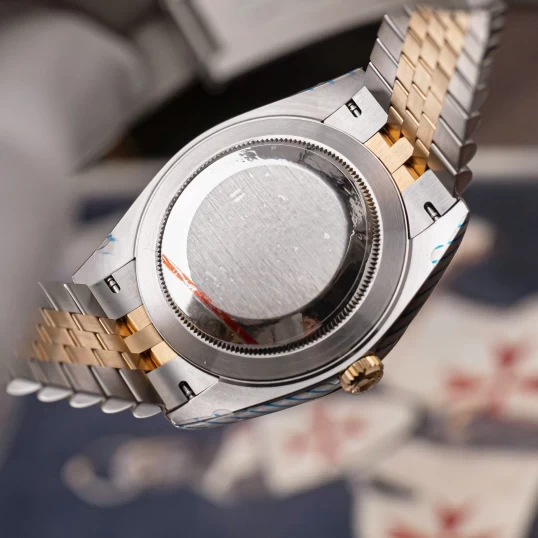 Rolex Oyster Perpetual Datejust 41mm 126303 Champagne Dial