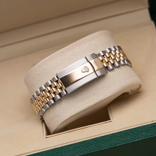 Rolex Oyster Perpetual Datejust 41mm 126303 Champagne Dial