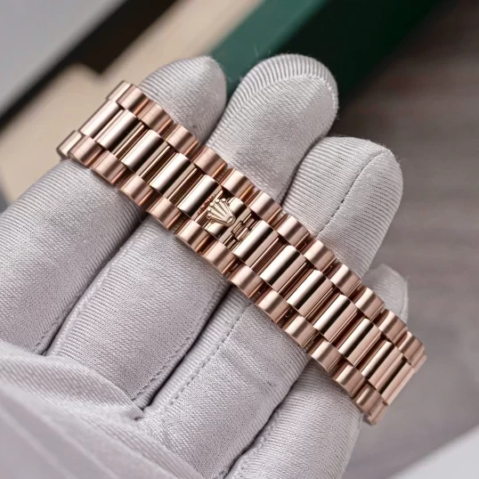 Rolex Oyster Perpetual Day-Date 36mm 118235 Vi tính hồng