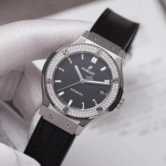 Hublot Classic Fusion Titanium 38mm 565.NX.1171.LR.1104