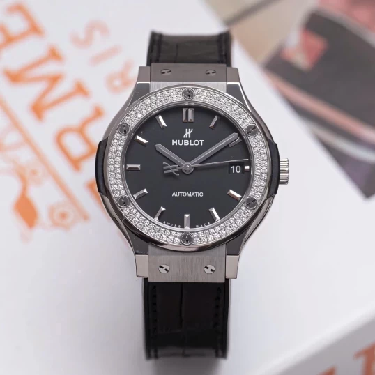 Hublot Classic Fusion Titanium 38mm 565.NX.1171.LR.1104