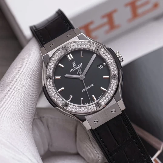 Hublot Classic Fusion Titanium 38mm 565.NX.1171.LR.1104