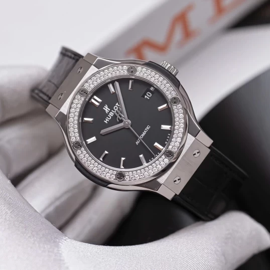 Hublot Classic Fusion Titanium 38mm 565.NX.1171.LR.1104