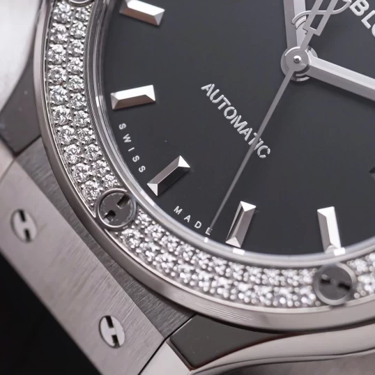Hublot Classic Fusion Titanium 38mm 565.NX.1171.LR.1104