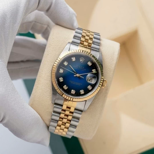 Rolex Oyster Perpetual Datejust 36mm 16233 Blue Ombre Dial