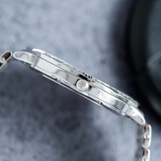 Piaget Dancer in White Gold with Diamond Bezel on White Gold Bracelet with Silver Diamond Dial Ref. G0A31046