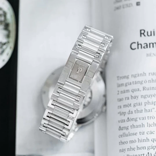 Piaget Dancer in White Gold with Diamond Bezel on White Gold Bracelet with Silver Diamond Dial Ref. G0A31046