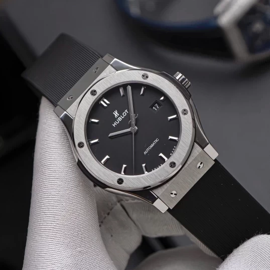Hublot Classic Fusion Titanium 42mm 542.NX.1171.RX