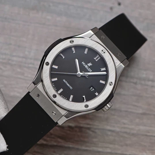 Hublot Classic Fusion Titanium 42mm 542.NX.1171.RX
