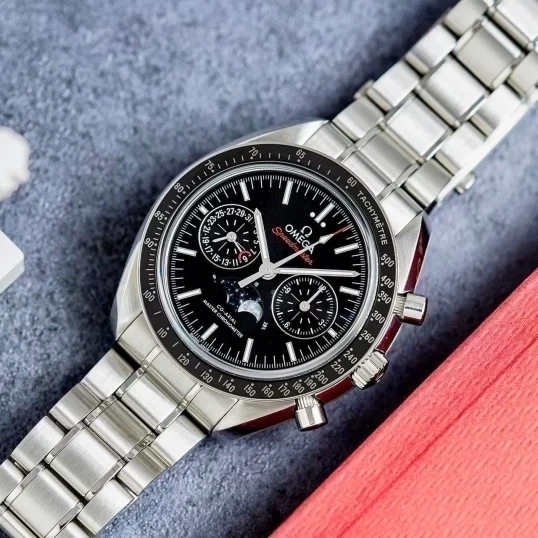 Omega Speedmaster Moonwatch Co-Axial Master Chronometer Moonphase Chronograph Ref.304.33.44.52.01.001