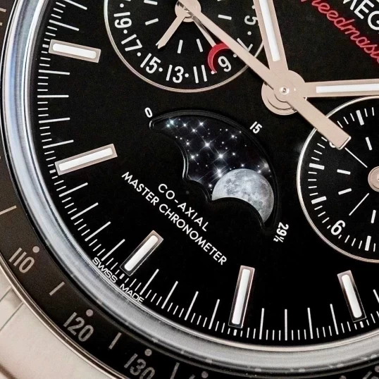 Omega Speedmaster Moonwatch Co-Axial Master Chronometer Moonphase Chronograph Ref.304.33.44.52.01.001