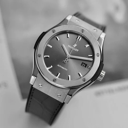 Hublot Classic Fusion Racing Grey Titanium 42mm – Ref. 542.NX.7071.LR – Grey Dial