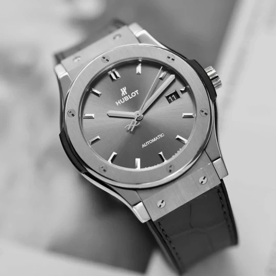 Hublot Classic Fusion Racing Grey Titanium 42mm – Ref. 542.NX.7071.LR – Grey Dial
