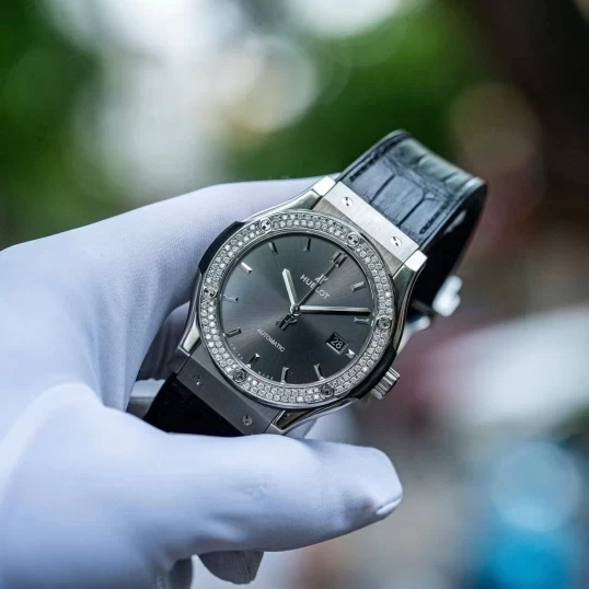Hublot Classic Fusion Grey Titanium 42mm Ref. 542.NX.7071.LR – Custom Diamond Bezel