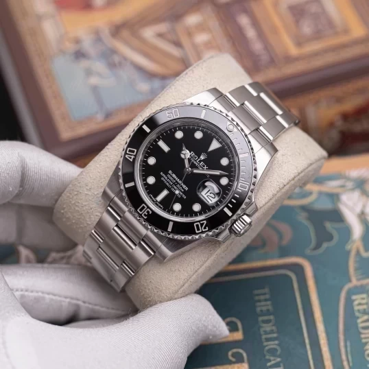 Rolex Oyster Perpetual Submariner Date 40 mm 116610LN