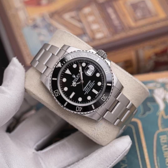 Rolex Oyster Perpetual Submariner Date 40 mm 116610LN