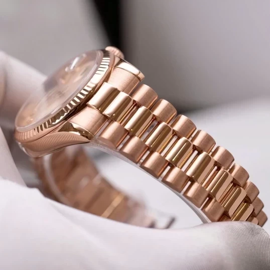 Rolex Oyster Perpetual Day-Date 118235 Sundust Diamond Everose Gold
