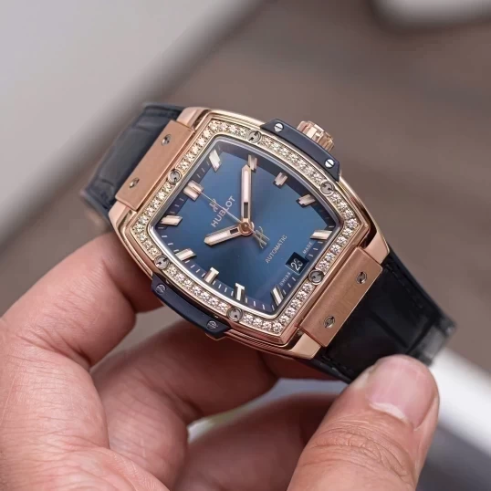 Hublot Spirit of Big Bang King Gold Blue Diamonds 39mm Ref. 665.OX.7180.LR.1204