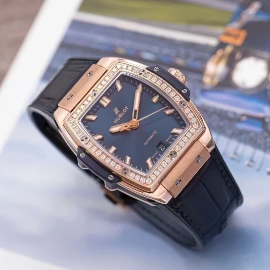 Hublot Spirit of Big Bang King Gold Blue Diamonds 39mm Ref. 665.OX.7180.LR.1204