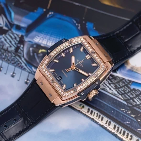 Hublot Spirit of Big Bang King Gold Blue Diamonds 39mm Ref. 665.OX.7180.LR.1204