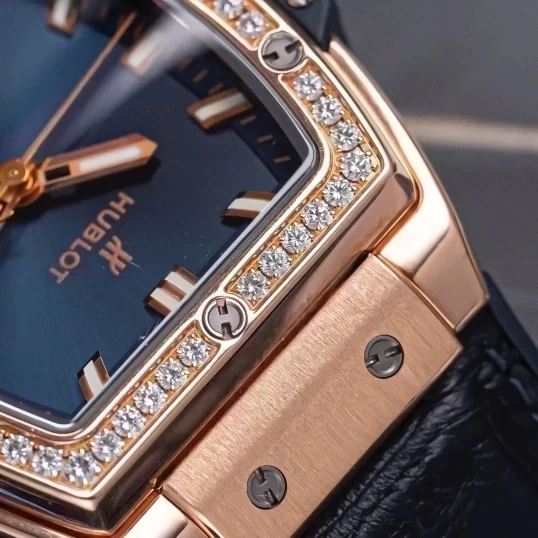 Hublot Spirit of Big Bang King Gold Blue Diamonds 39mm Ref. 665.OX.7180.LR.1204