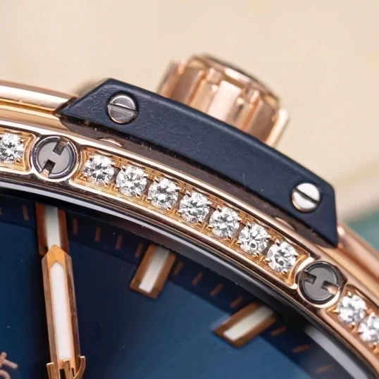 Hublot Spirit of Big Bang King Gold Blue Diamonds 39mm Ref. 665.OX.7180.LR.1204